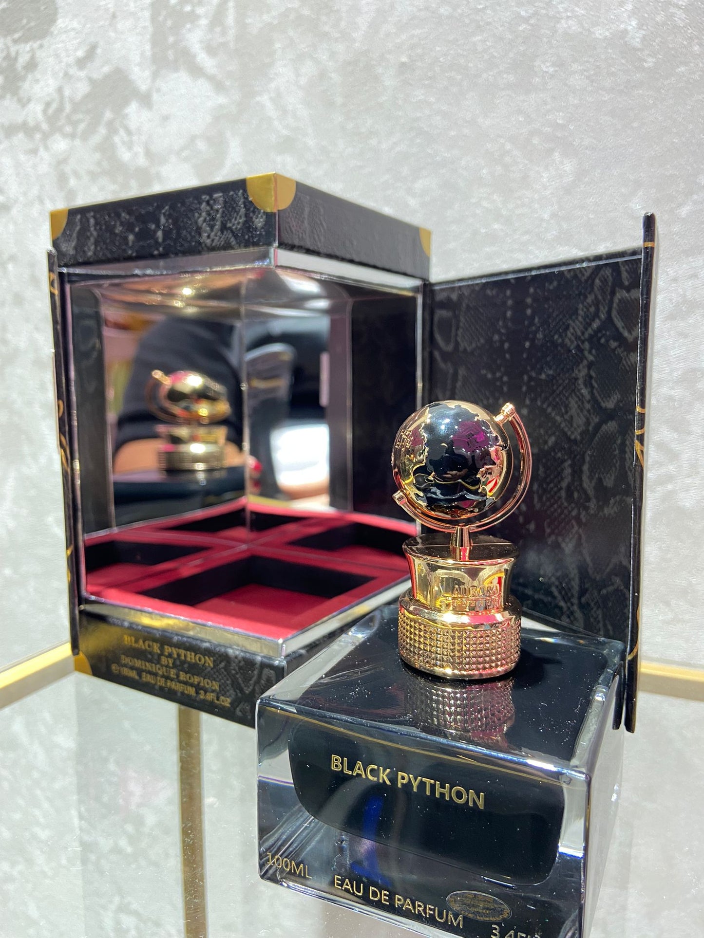 Black Python di Aurora
